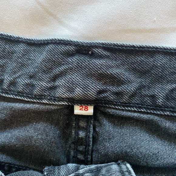 Levi’s black demin skirt - Picture 4 of 4